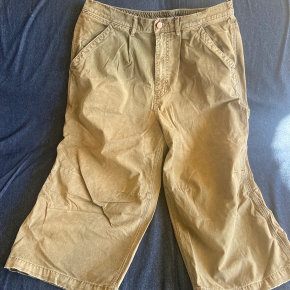 Urban Outfitters - Picture 1 of 1